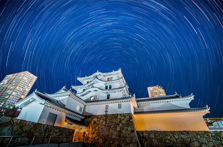 星空に浮かぶ尼崎城